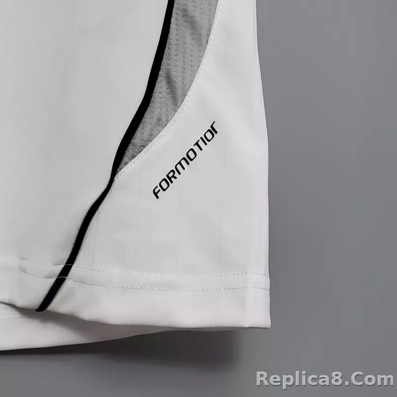 2006/07 Real Madrid Home Retro Jersey - detail