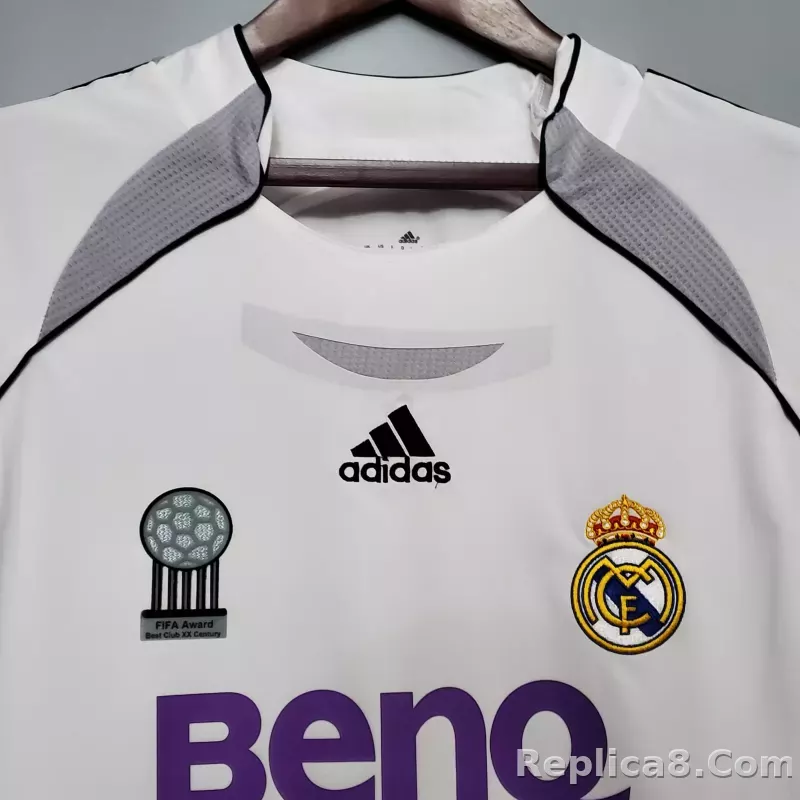 2006/07 Real Madrid Home Retro Jersey - detail
