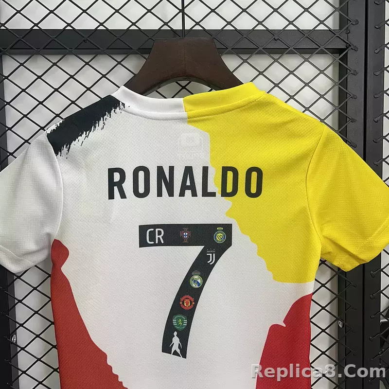 Cristiano Ronaldo Commemorative Edition Kids Kit Jersey+Shorts - detail