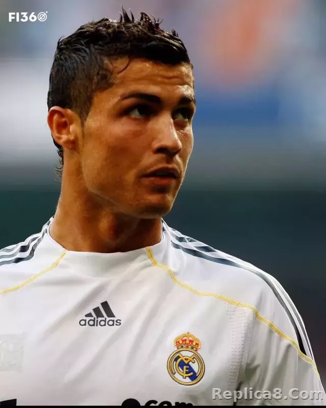 2009/10 Real Madrid Home Retro Jersey Player Edition Long Sleeve - detail