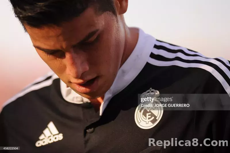 2014/15 Real Madrid Third Away Retro Jersey Player Version Long Sleeve - detail