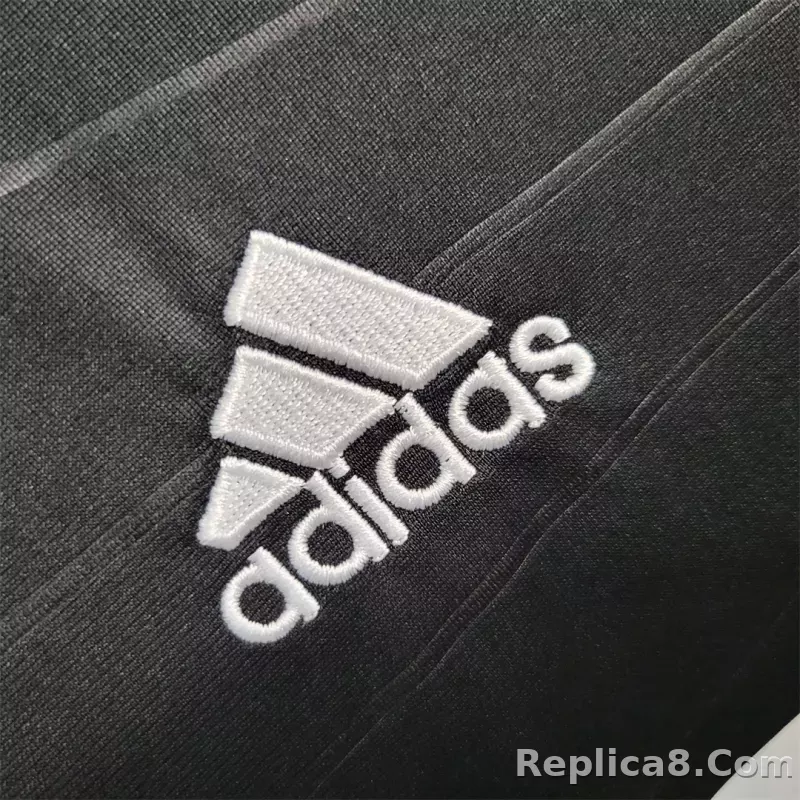 2010/11 Real Madrid Away Retro Jersey - detail