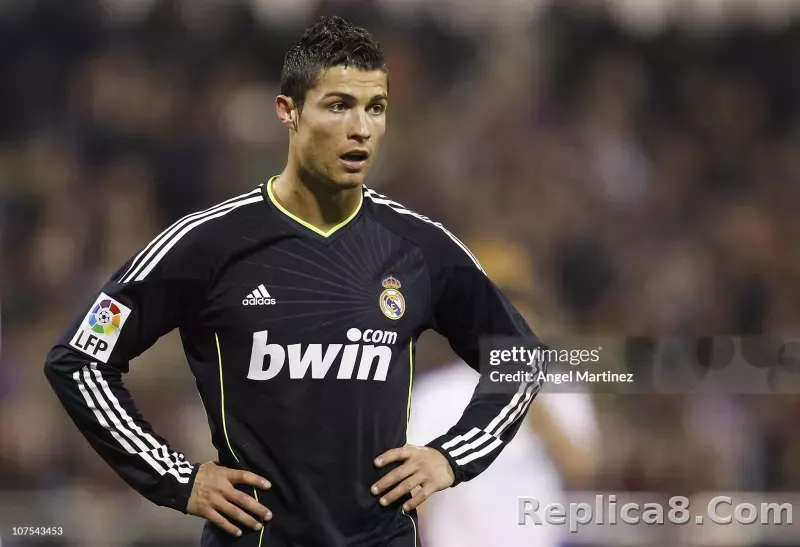 2010/11 Real Madrid Away Retro Jersey Player Version Long Sleeve - detail