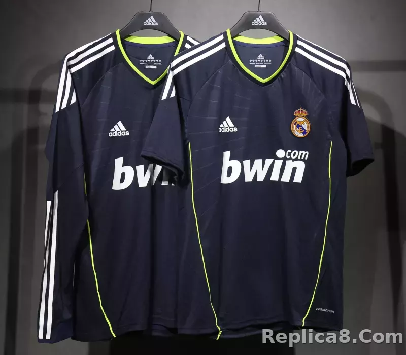 2010/11 Real Madrid Away Retro Jersey Player Version Long Sleeve - detail