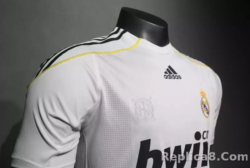 2009/10 Real Madrid Home Retro Jersey Player Edition - detail