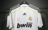 2009/10 Real Madrid Home Retro Jersey Player Edition - view 5