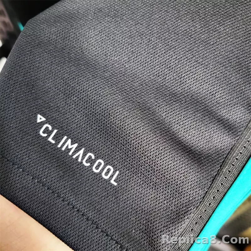 17-18 Real Madrid Away Retro Jersey Long Sleeve - detail