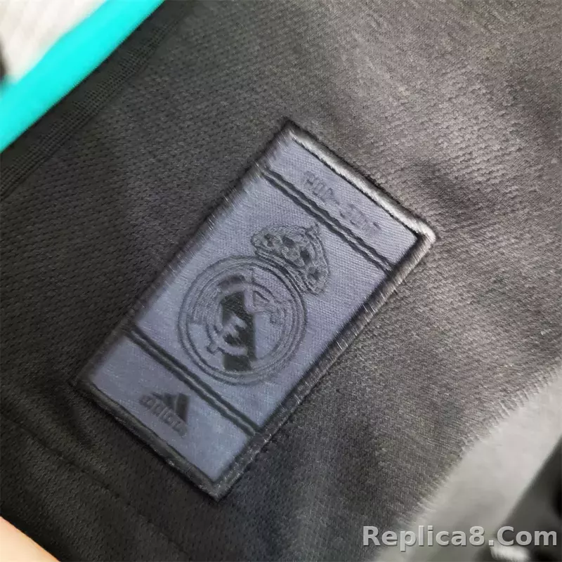 17-18 Real Madrid Away Retro Jersey - detail