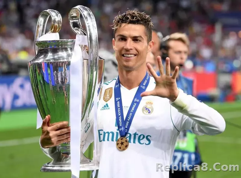 17-18 Real Madrid Home Retro Jersey Player Version Long Sleeve - detail