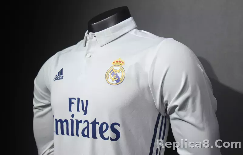 16-17 Real Madrid Home Retro Jersey Player Version Long Sleeve - detail