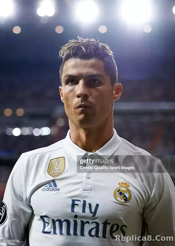 16-17 Real Madrid Home Retro Jersey Player Version Long Sleeve - detail