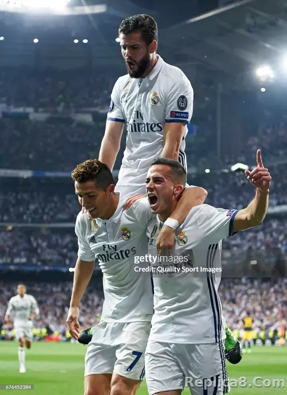 16-17 Real Madrid Home Retro Jersey Player Version - detail