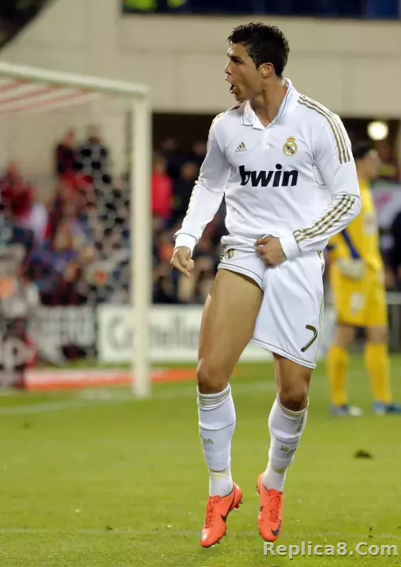 11-12 Real Madrid Home Retro Jersey Player Version Long Sleeve - detail