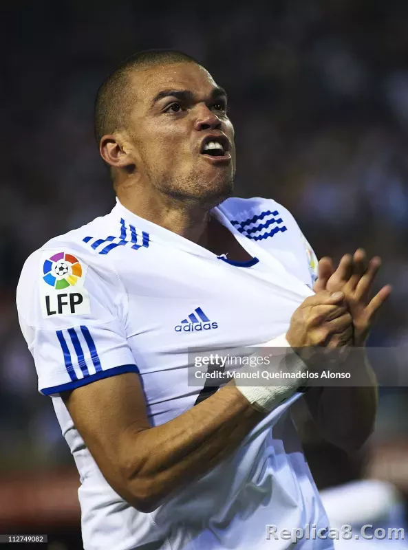 2010/11 Real Madrid Home Retro Jersey Player Version - detail