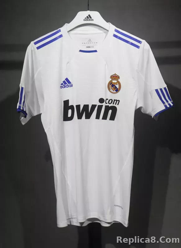 2010/11 Real Madrid Home Retro Jersey Player Version - detail