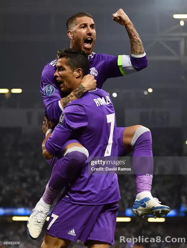 16-17 Real Madrid Away Retro Purple Jersey Long Sleeve Player Version - detail