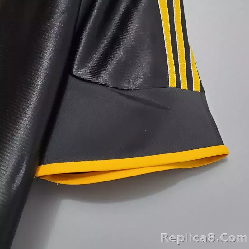 1998-99 Real Madrid Away Retro Jersey - detail