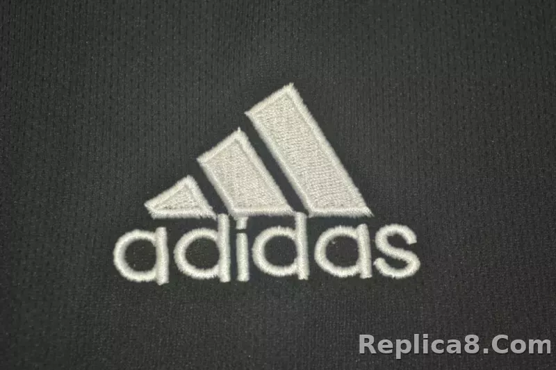 2004/05 Real Madrid Away Retro Jersey - detail
