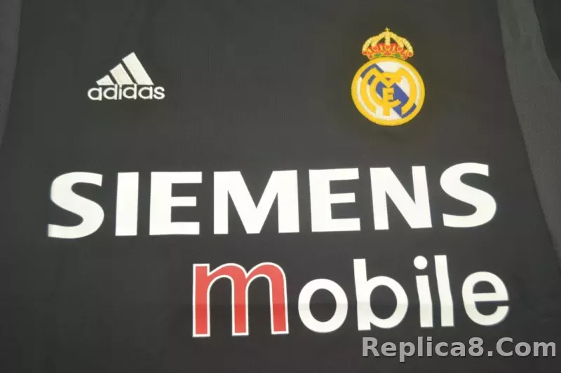 2004/05 Real Madrid Away Retro Jersey - detail