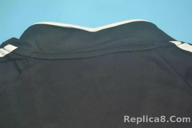 2004/05 Real Madrid Away Retro Jersey - detail