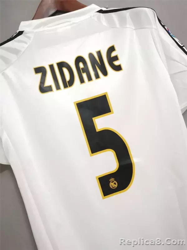 2004/05 Real Madrid Home Retro Jersey - detail