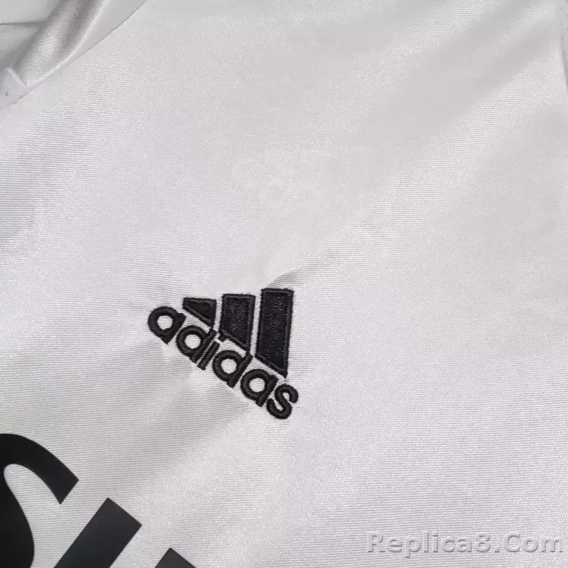 2004/05 Real Madrid Home Retro Jersey - detail