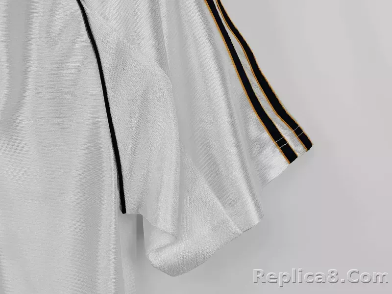1998/00 Real Madrid Away Retro Jersey - detail