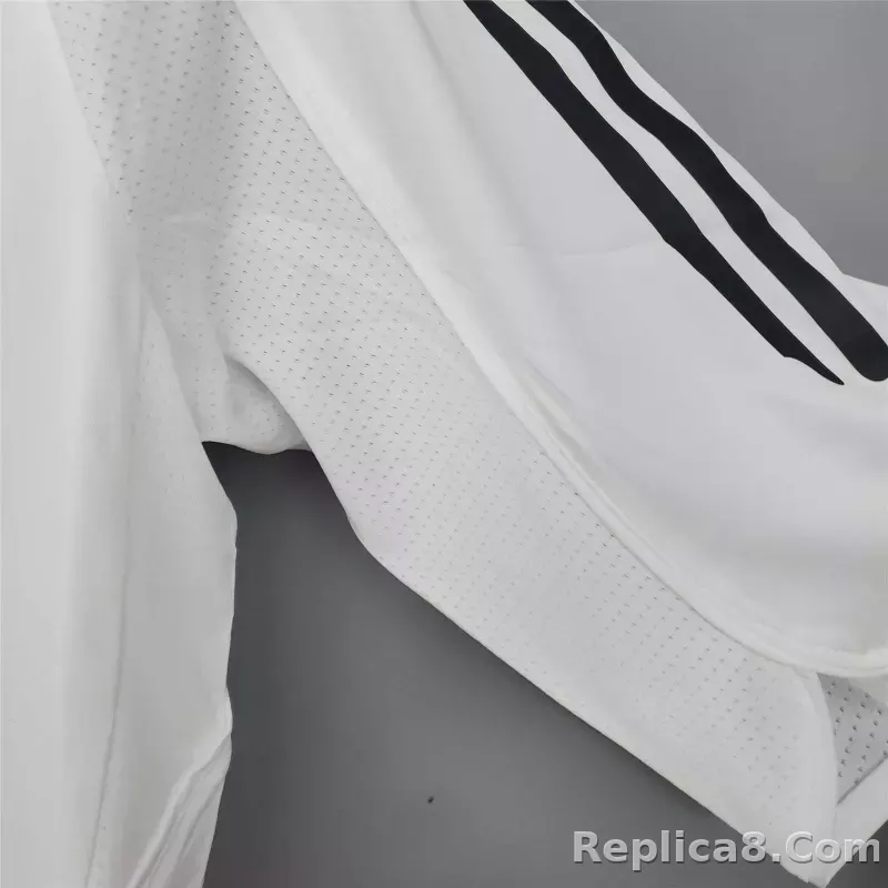 2005/06 Real Madrid Home Retro Jersey - detail