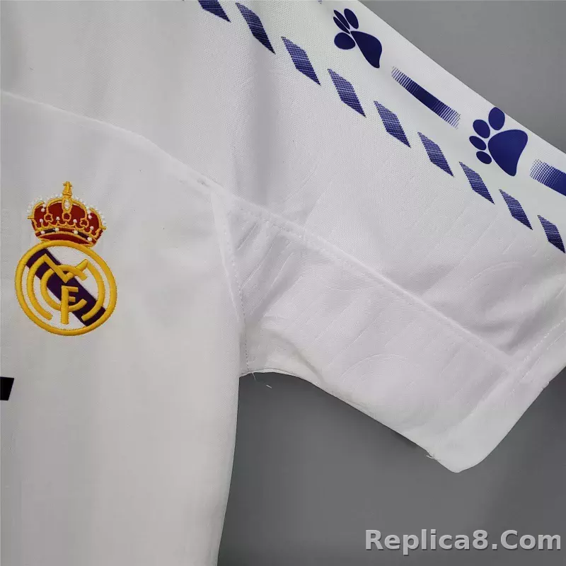 1996/97 Real Madrid Home Retro Jersey - detail