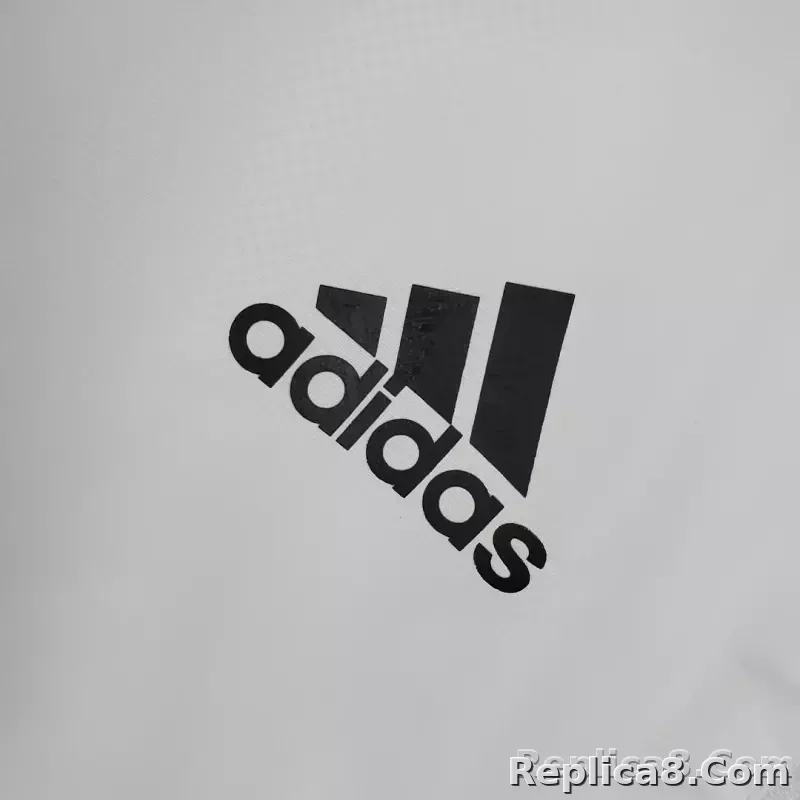 2021/2022 Real Madrid Jersey Windbreaker White(Black Edge) - detail