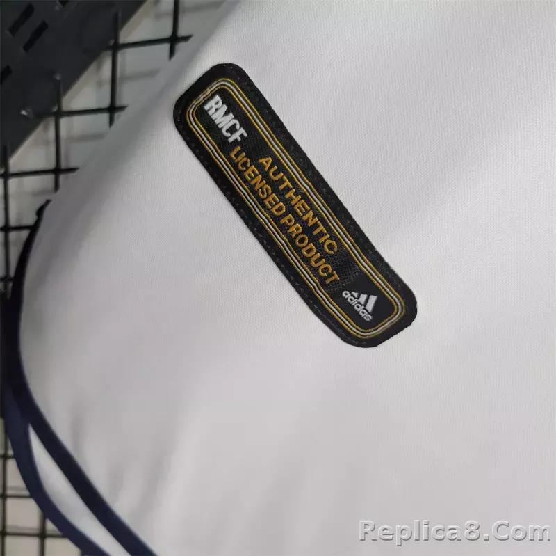 2000/01 Real Madrid Home Retro Jersey - detail