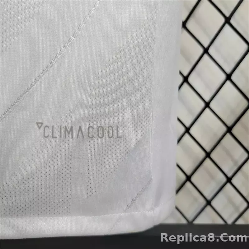 17-18 Real Madrid Home Retro Jersey Long Sleeve - detail