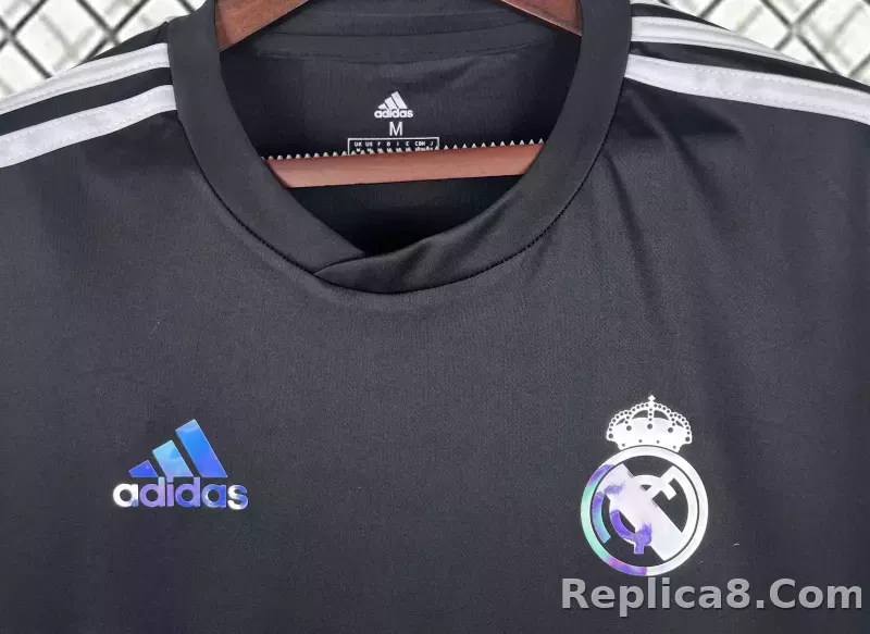 Real Madrid x Balmain Jersey 2023/24 - detail