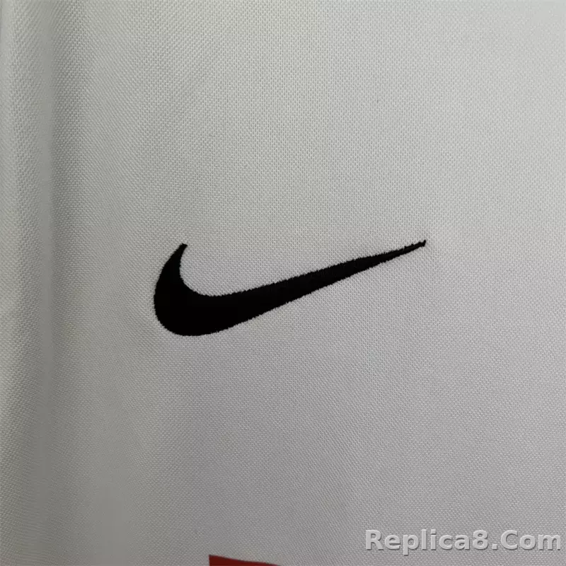 03-04 Valencia  Home Retro Football Jersey - detail