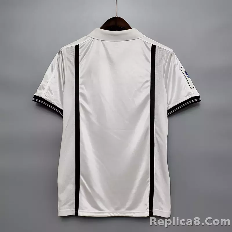 03-04 Valencia Home Retro Football Jersey - detail