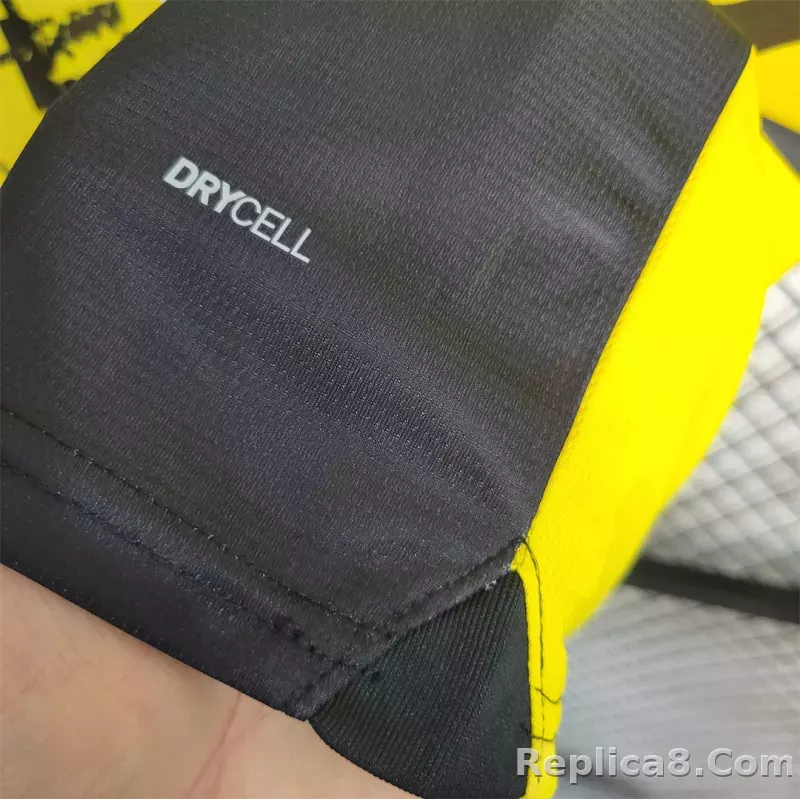 23-24 Borussia Dortmund Home Fan Version - detail