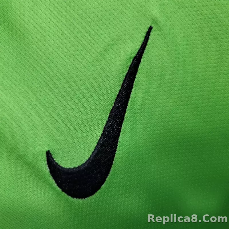 23-24 Wolfsburg Home Fan Version - detail