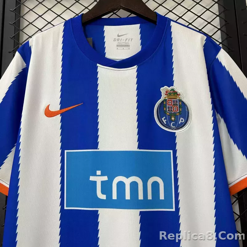 2010/11 Porto Home Soccer Jersey - detail