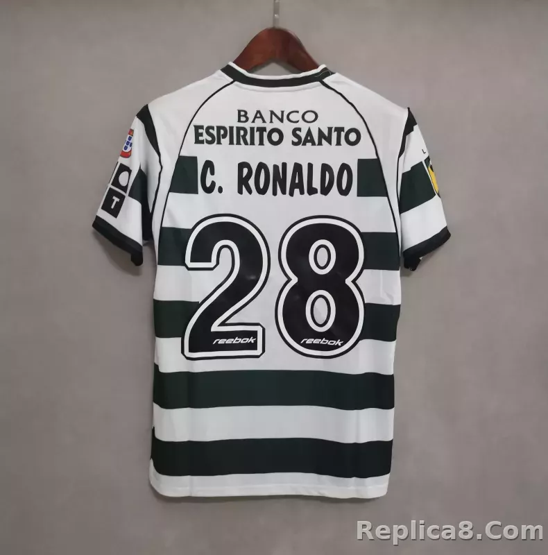 2001/03 Sporting CP  Home Retro Jersey - detail