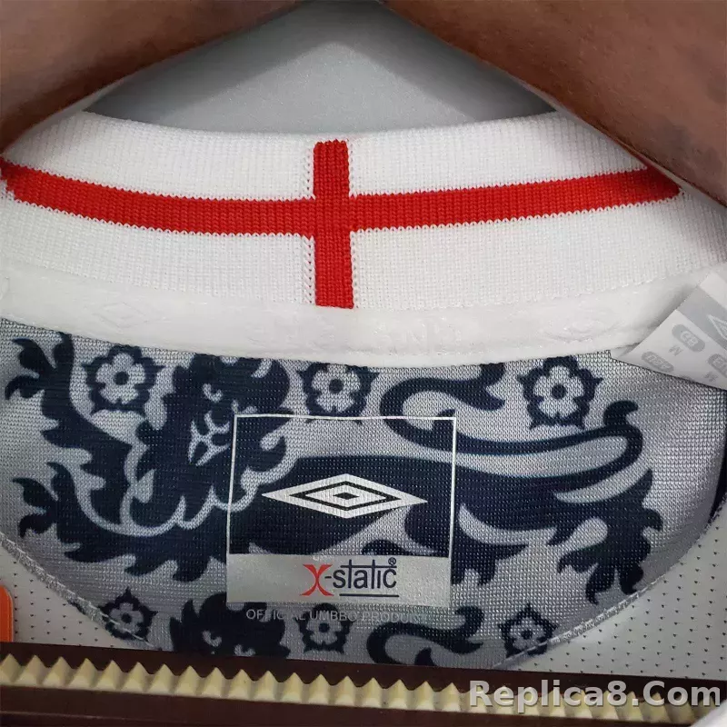 2006 England World Cup Home Retro Jersey - detail