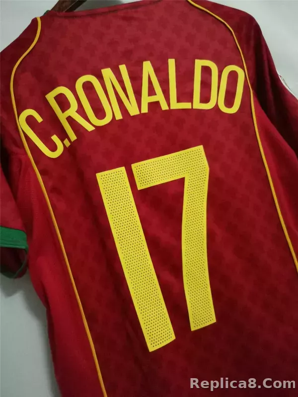 2004 Portugal C.Ronaldo #17 Euro Cup Home Retro Jersey - detail