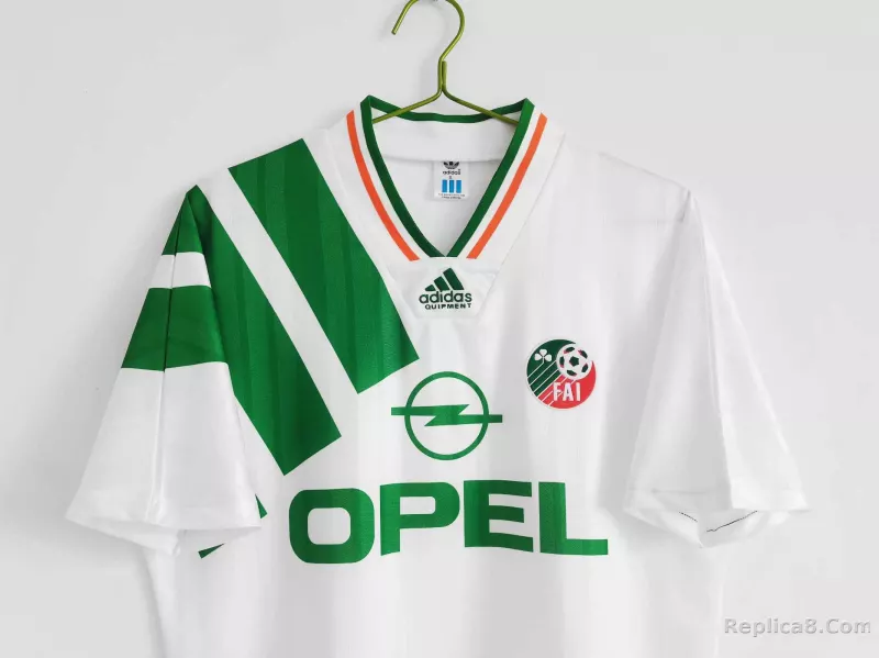 1992/94 Ireland Away Retro Jersey - detail