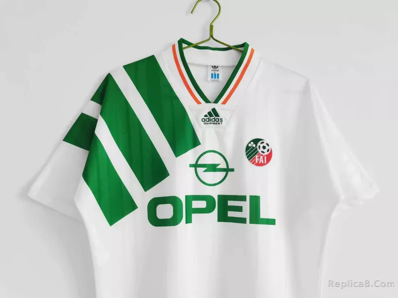 1992/94 Ireland Away Retro Jersey - detail