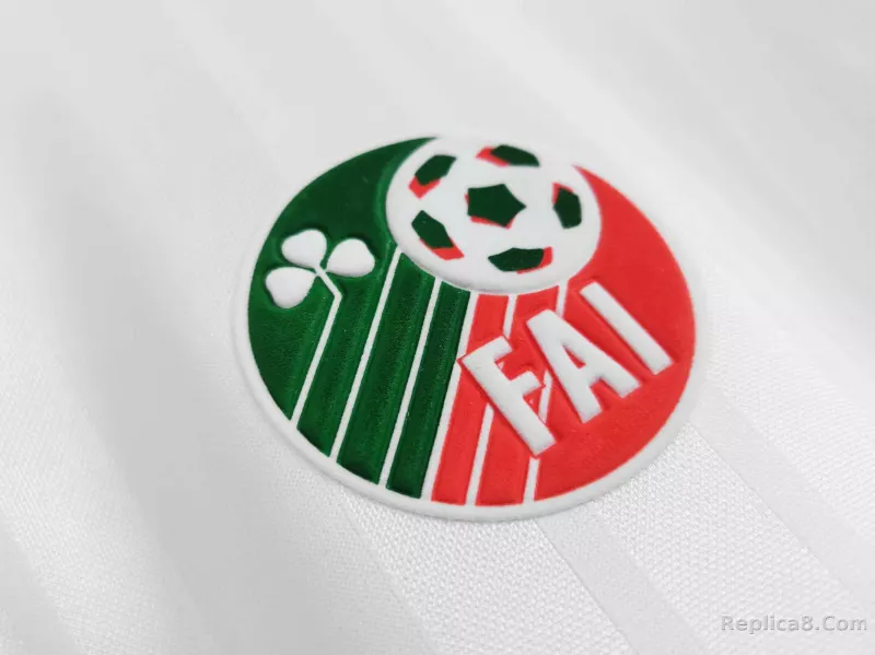 1992/94 Ireland Away Retro Jersey - detail
