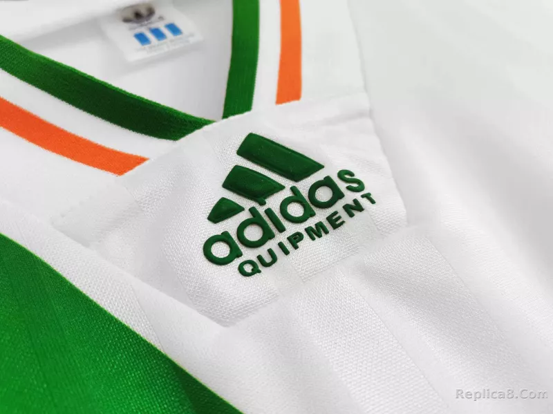 1992/94 Ireland Away Retro Jersey - detail
