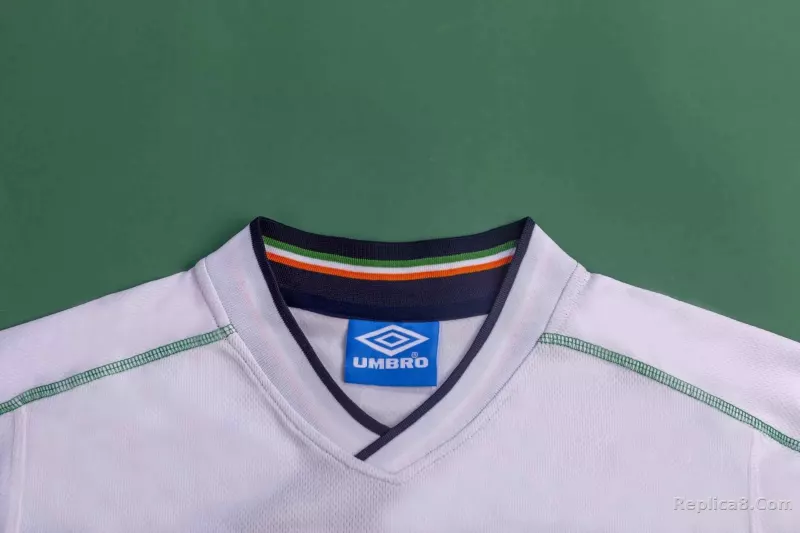 2002 Ireland Away Retro Jersey - detail