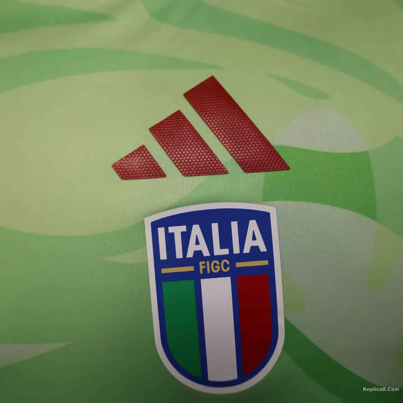 25-26 Italy Soccer Jersey Green - detail
