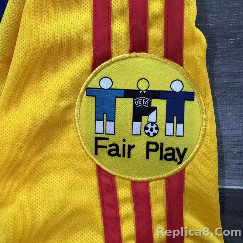 2000 Romania Home Football Retro Jersey - detail