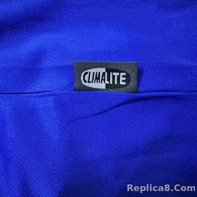 2000 Romania Home Football Retro Jersey - detail