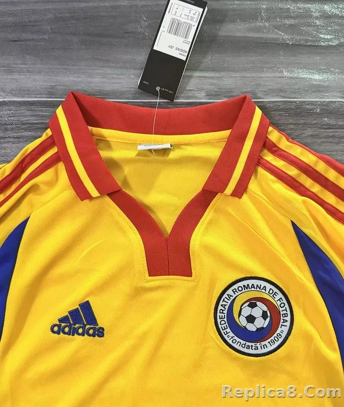 2000 Romania Home Football Retro Jersey - detail
